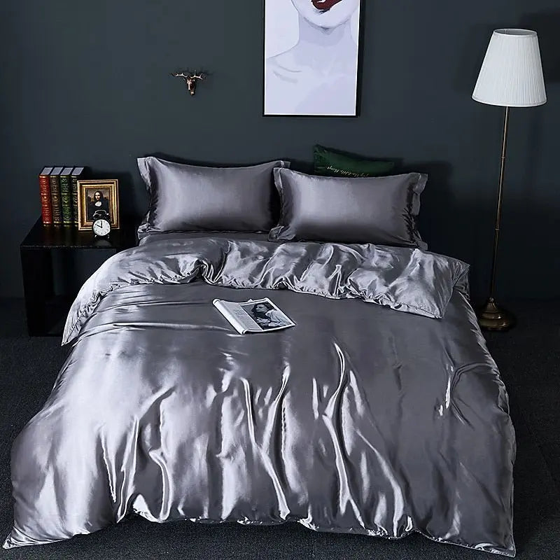 SatinLuxe - Ensemble de Literie en Satin de Soie (4 Pièces) - Housse de Couette, 2 Taies d’Oreiller et Drap - Rynova