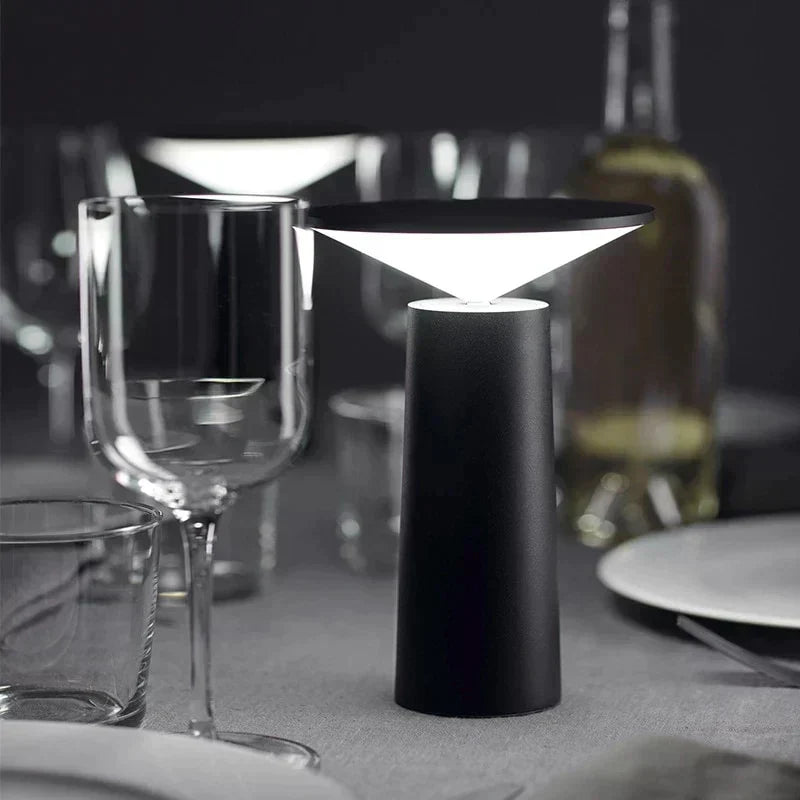 FlexiLume – Lampe LED Extérieure avec Bras Ajustable et Éclairage Pivotant - Rynova