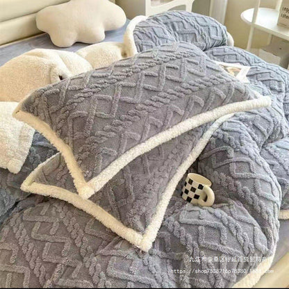 Léa - Couette en flanelle douce et chaleureuse pour des nuits paisibles - Rynova