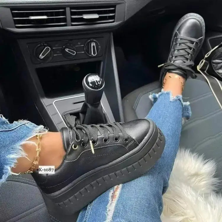 EleganceLift - Chaussures à plateforme en cuir pour femmes - Rynova