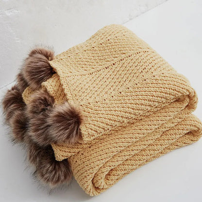 CosyPom - Plaid Chunky Tricot Chenille avec Pompons Mignons - Rynova