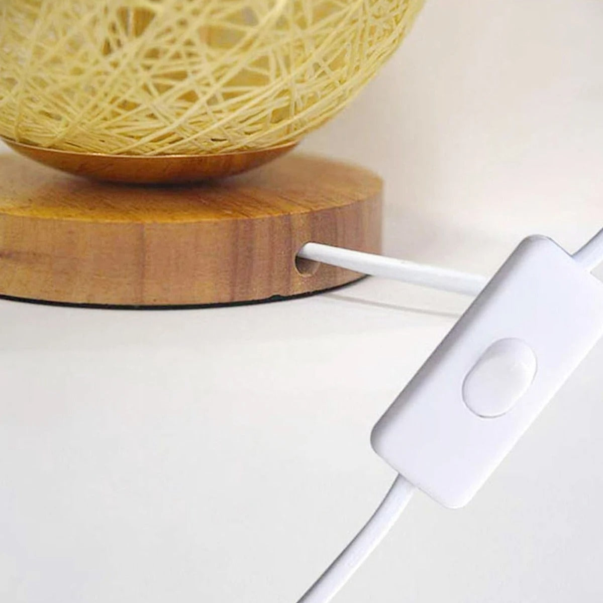 LumiTissé - Lampe de Table LED en Rattan Artisanale et Dimmable - Rynova
