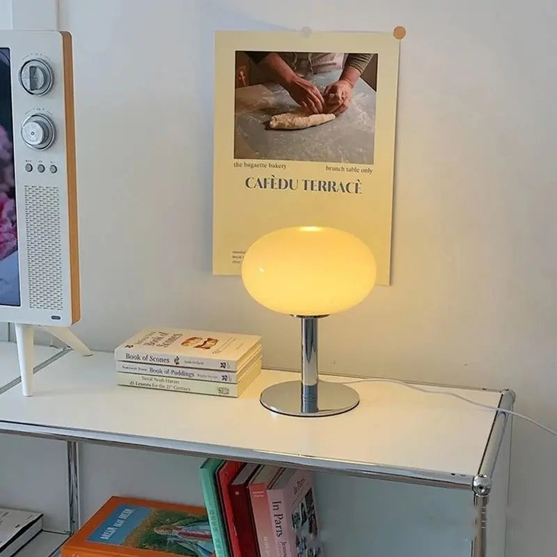 LumièreLux - Lampe de Table Moderne en Cristal Raffinée - Rynova