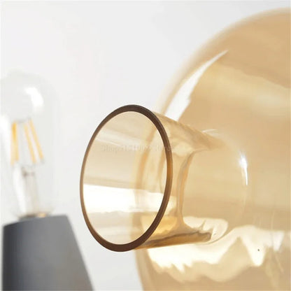 LumièreIndus - Lampe de Table en Verre Ambré et Base en Ciment - Rynova