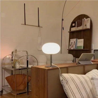 LumièreLux - Lampe de Table Moderne en Cristal Raffinée - Rynova