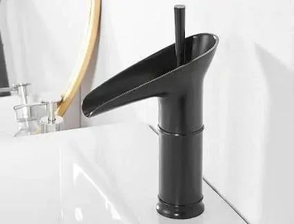 CascadeVintage – Robinet de Lavabo Cascade au Design Antique - Rynova