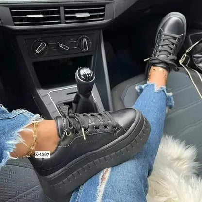 EleganceLift - Chaussures à plateforme en cuir pour femmes - Rynova