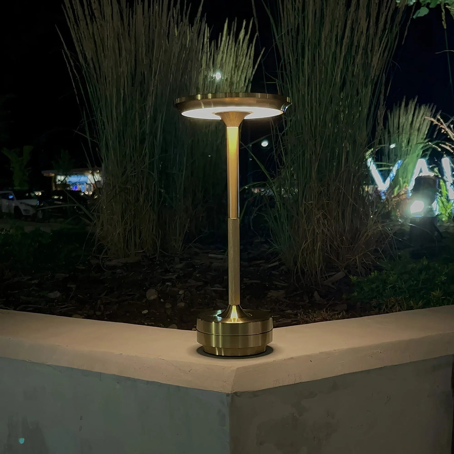 LumenArt - Lampe de Table Élégante de Thomas - Rynova