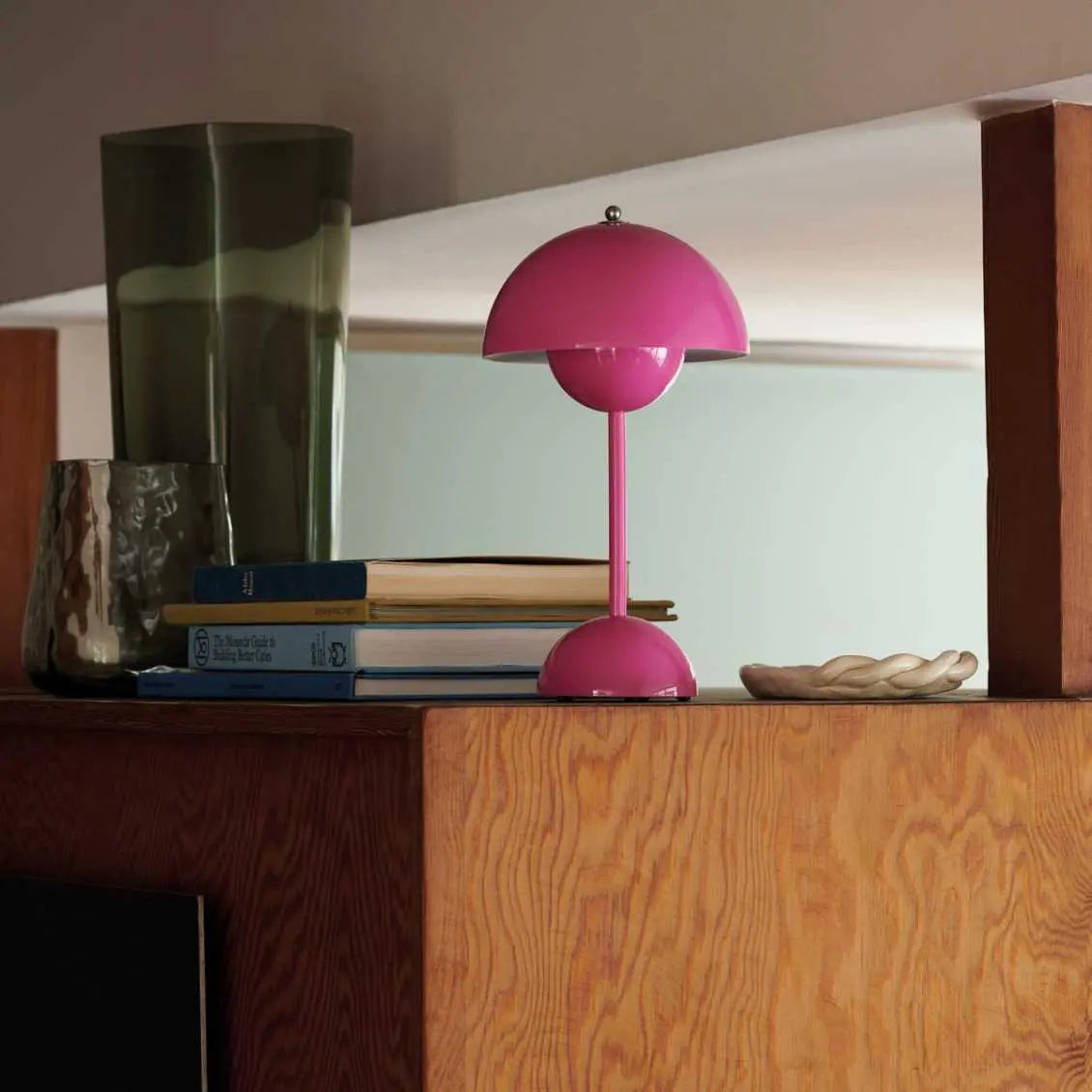Lumière Lunaire - Lampe de Table LED pour une Ambiance Moderne - Rynova