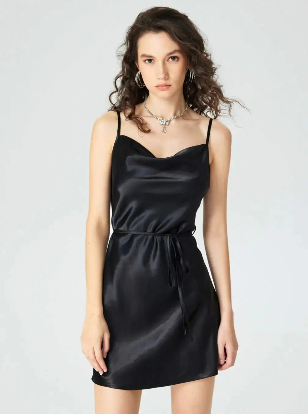 ÉléganceNocturne - Robe Cami en Satin - Rynova