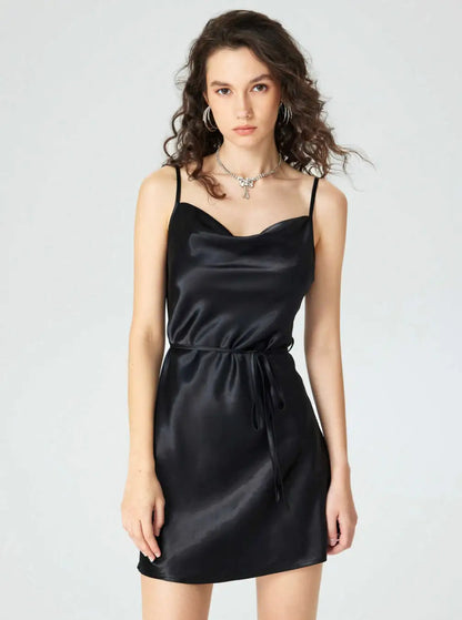Élégance Nocturne - Robe Cami Satinée - Rynova